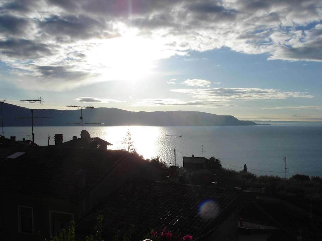 Bed & Breakfast Giardini Di Corte Toscolano-Maderno Exterior foto