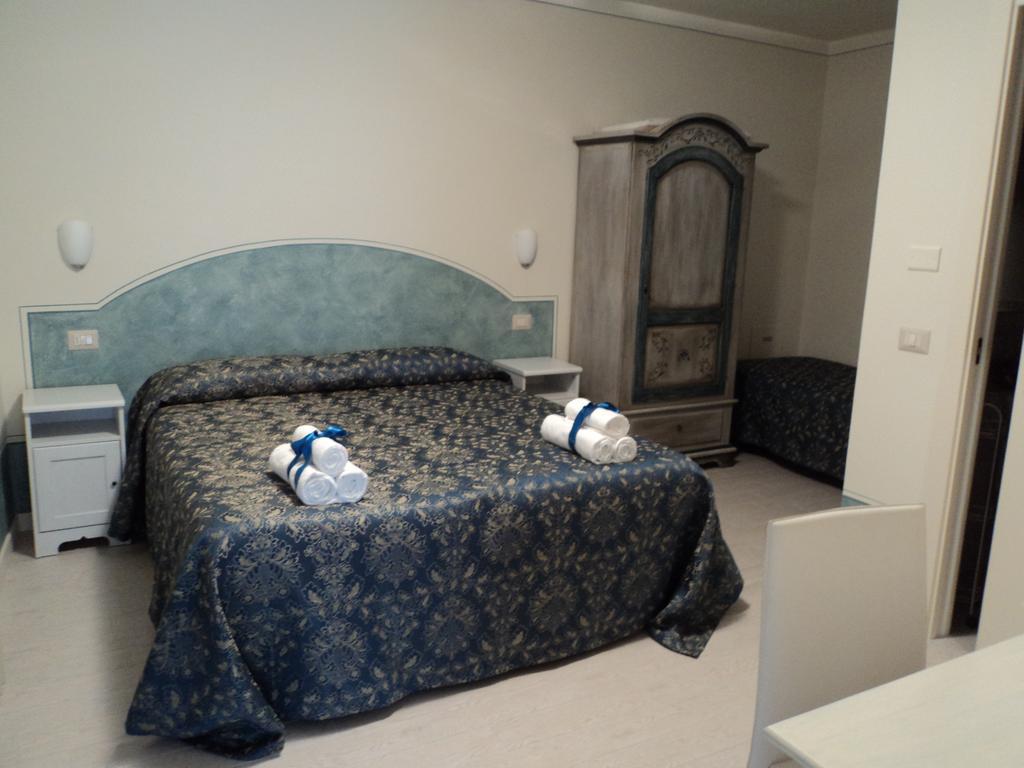 Bed & Breakfast Giardini Di Corte Toscolano-Maderno Zimmer foto