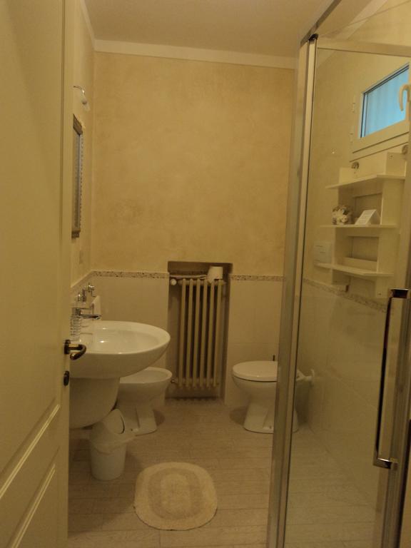 Bed & Breakfast Giardini Di Corte Toscolano-Maderno Zimmer foto