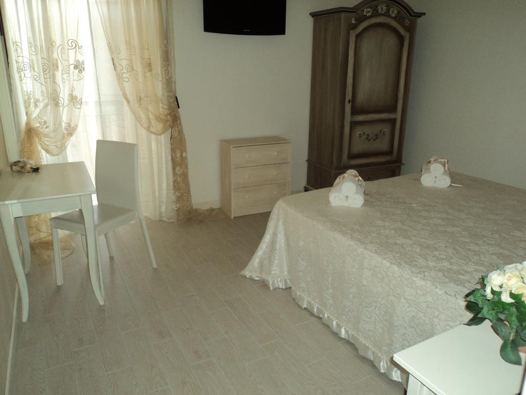 Bed & Breakfast Giardini Di Corte Toscolano-Maderno Zimmer foto