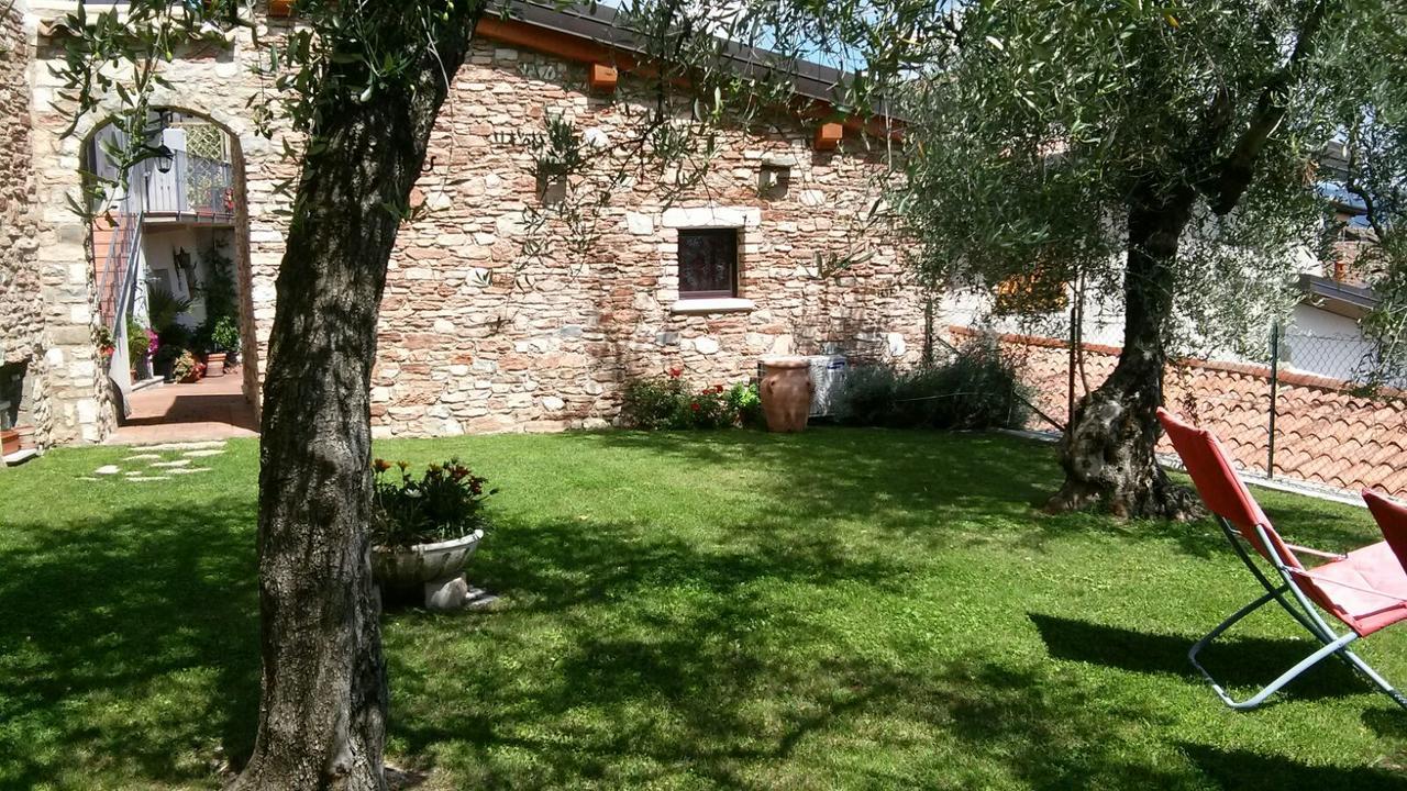 Bed & Breakfast Giardini Di Corte Toscolano-Maderno Exterior foto